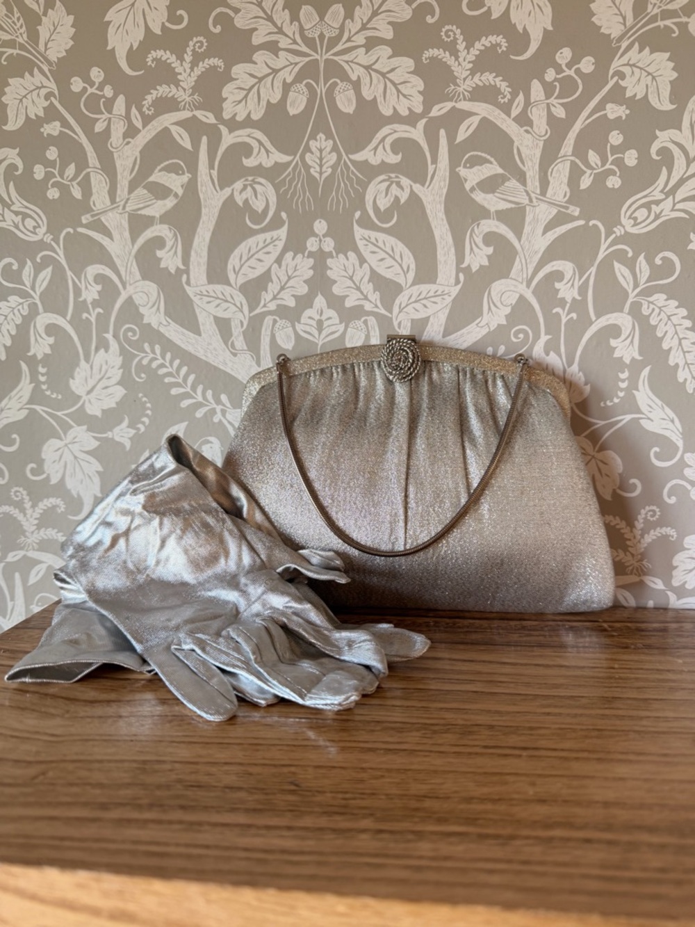 Harry Levine HL USA Vintage silver evening clutch bag 1950/60s w matching gloves